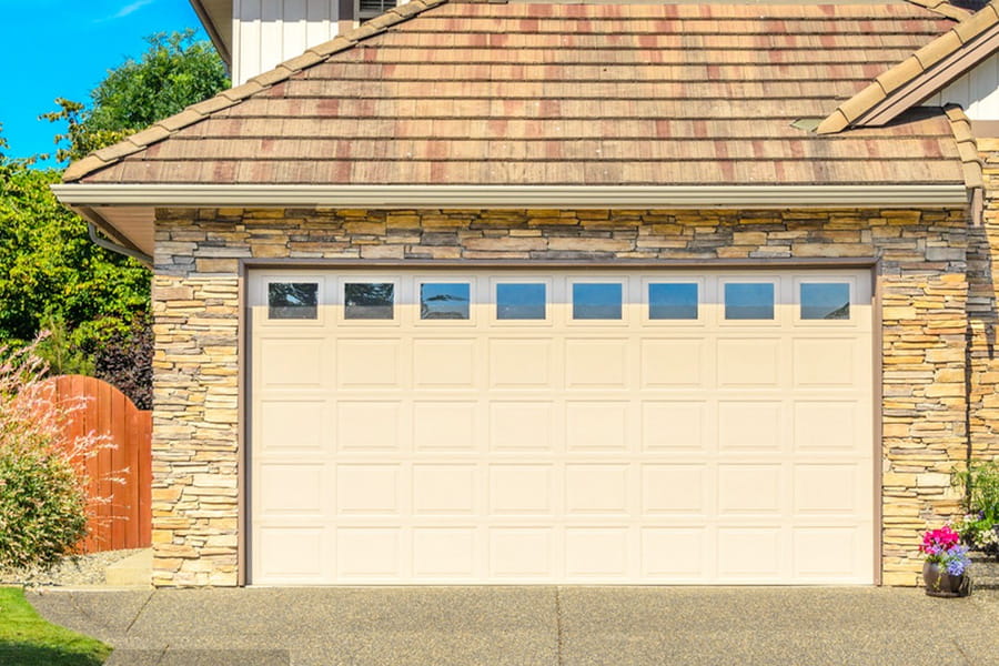How to choose the suitable garage door for yourself